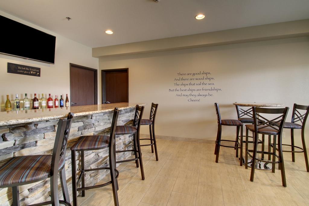 Cobblestone Inn & Suites - ฟอร์ตดอดจ์ ภายนอก รูปภาพ