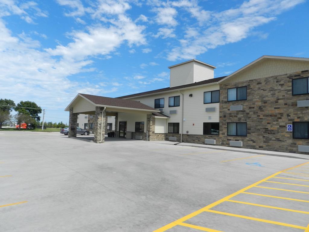 Cobblestone Inn & Suites - ฟอร์ตดอดจ์ ภายนอก รูปภาพ
