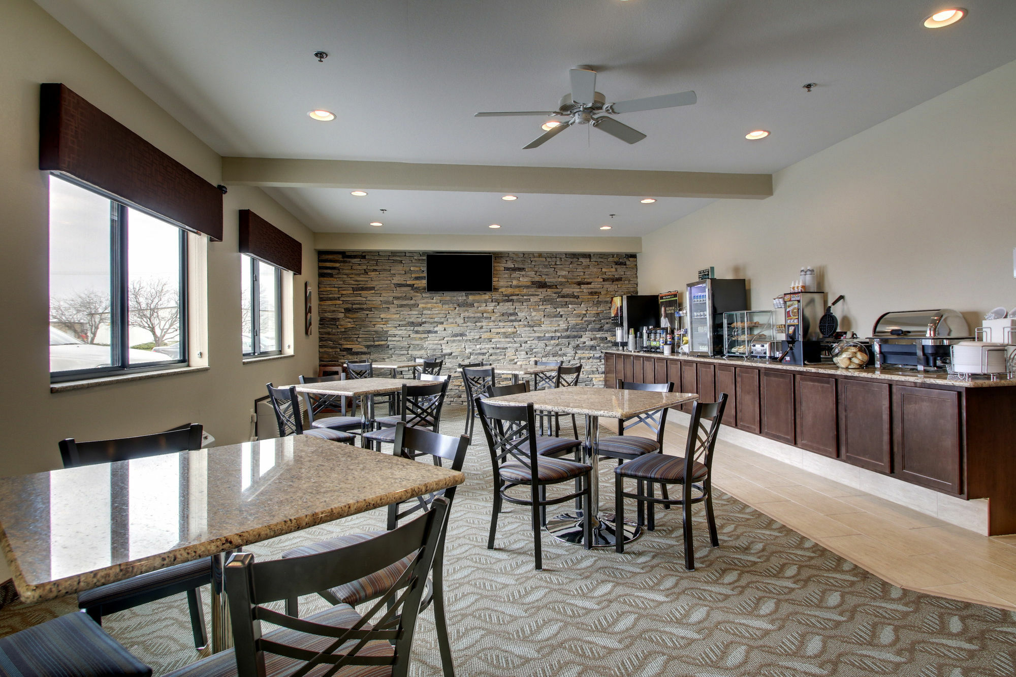 Cobblestone Inn & Suites - ฟอร์ตดอดจ์ ภายนอก รูปภาพ